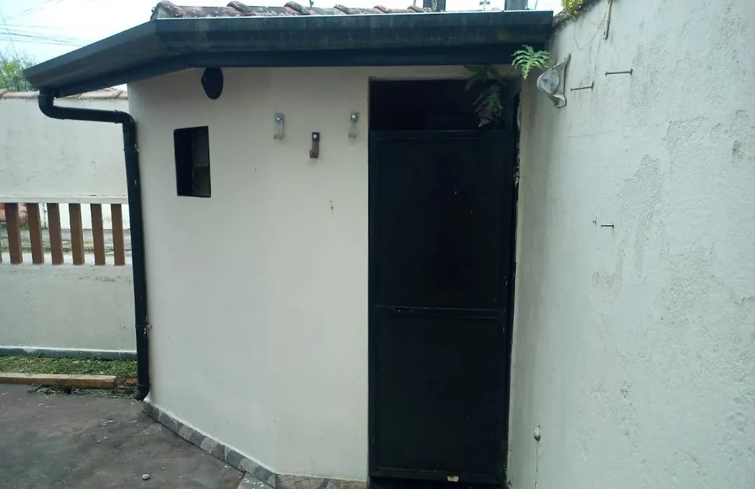 Hostel E Pousada Itanhaem-1
